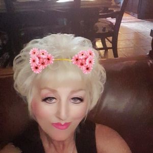 Meet your Posher, Deneice